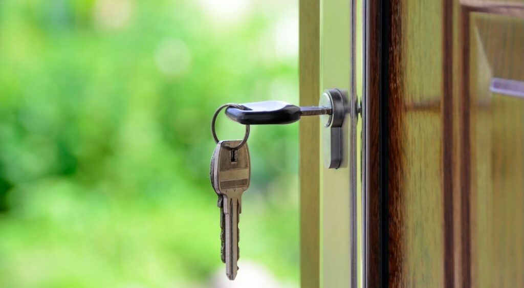 Le chiavi del tuo futuro: con la vendita con riserva di proprietà, il possesso è immediato, ma la proprietà arriva solo con l'ultima rata, garantendo sicurezza al venditore