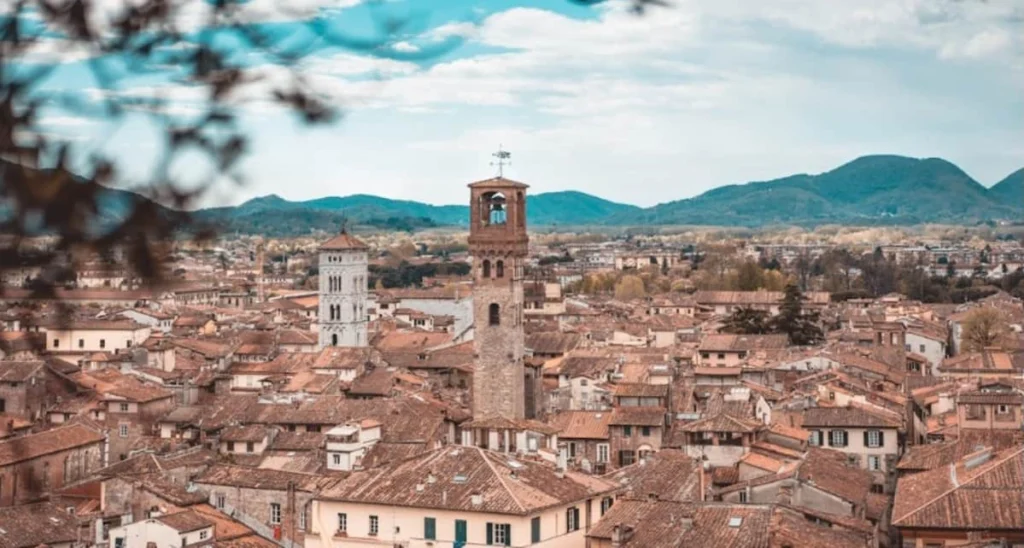 Lucca vista da distante