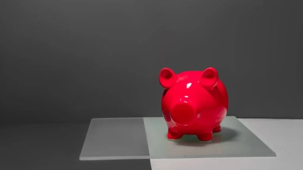 Salvadanaio rosso