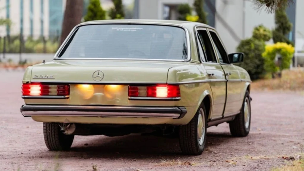 Retro di un'automobile