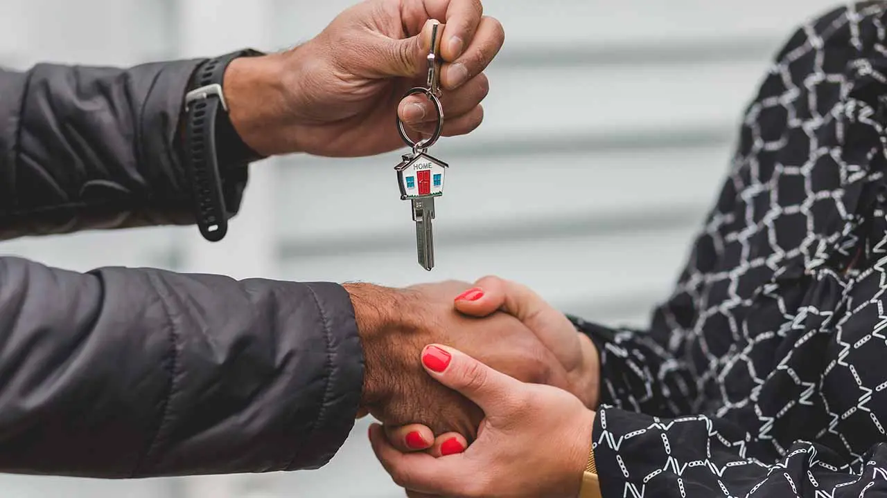 conviene intestare la casa ai figli